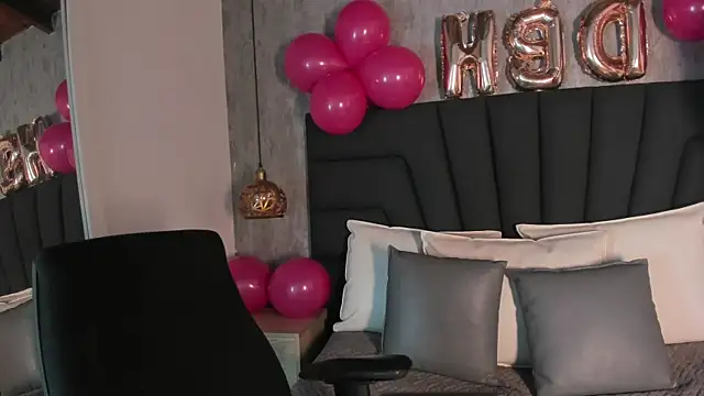 SARA STONE17 online show from 03.17.25