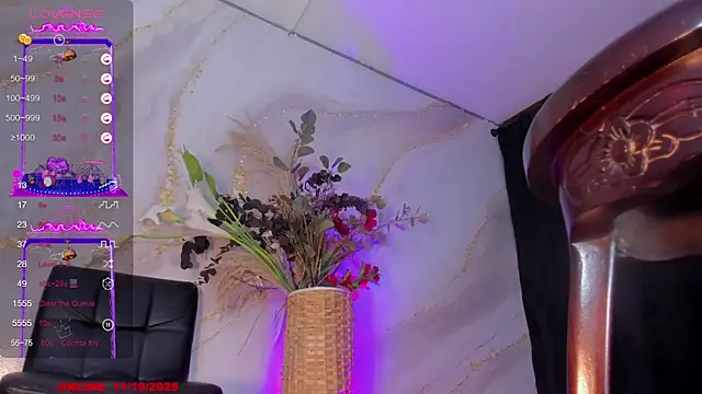 Snapshot of Karla-Ebony chatting on 10.11.25 Karla-Ebony online show from 10.11.25