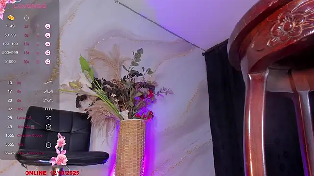 Snapshot of Karla-Ebony chatting on 10.12.25 Karla-Ebony online show from 10.12.25