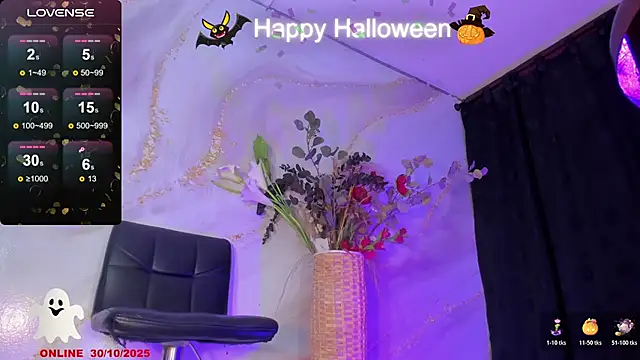 Snapshot of Karla-Ebony chatting on 10.30.25 Karla-Ebony online show from 10.30.25