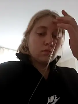 Snapshot of AnastasiaSky19 chatting on 10.28.25 AnastasiaSky19 online show from 10.28.25