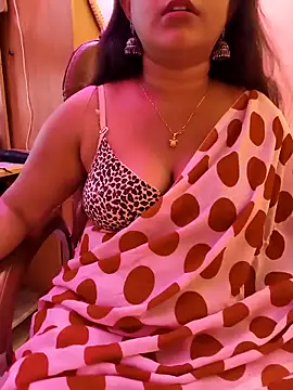 Snapshot of nisha_baby2 chatting on 10.19.25 nisha baby2 online show from 10.19.25