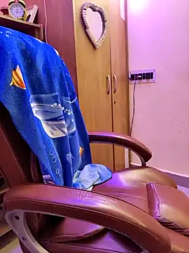 Snapshot of nisha_baby2 chatting on 10.24.25 nisha baby2 online show from 10.24.25