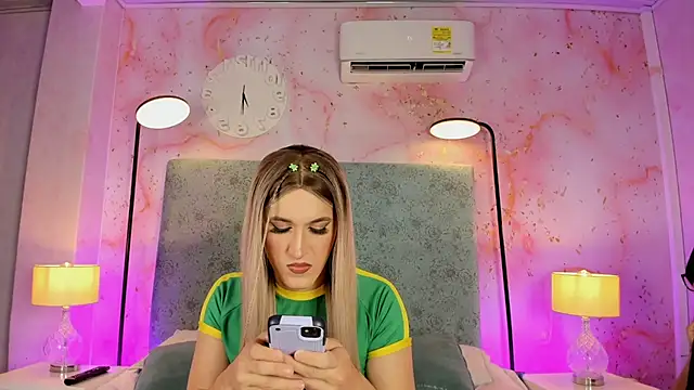 Snapshot of JESSI_NAOMI chatting on 11.07.25 JESSI NAOMI online show from 11.07.25