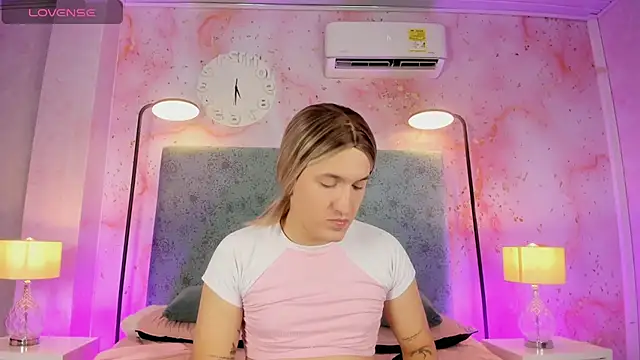 Snapshot of JESSI_NAOMI chatting on 11.09.25 JESSI NAOMI online show from 11.09.25