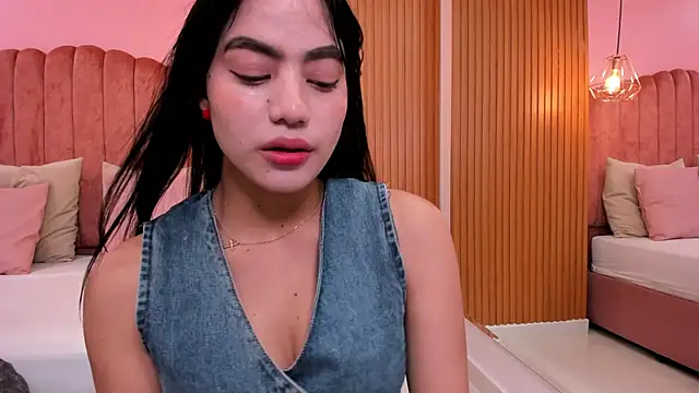ariel jonees online show from 12.12.24