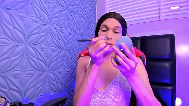 Snapshot of Milk_max_18 chatting on 10.23.25 Milk max 18 online show from 10.23.25