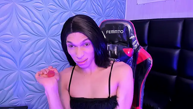 Snapshot of Milk_max_18 chatting on 10.24.25 Milk max 18 online show from 10.24.25