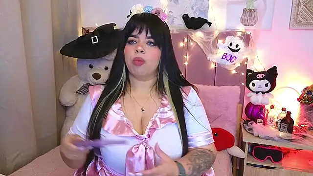 MiahJoness online show from 10.23.25