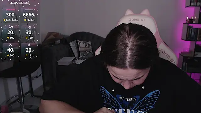 Snapshot of SexyWitch_666 chatting on 10.05.25 SexyWitch 666 online show from 10.05.25