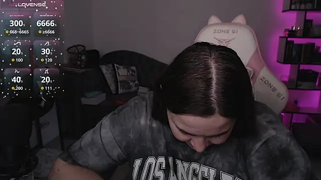 Snapshot of SexyWitch_666 chatting on 10.14.25 SexyWitch 666 online show from 10.14.25