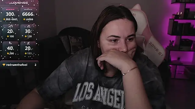 Snapshot of SexyWitch_666 chatting on 10.19.25 SexyWitch 666 online show from 10.19.25