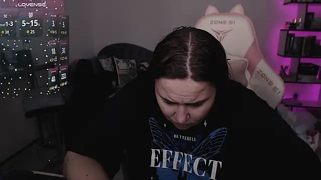 Snapshot of SexyWitch_666 chatting on 10.21.25 SexyWitch 666 online show from 10.21.25