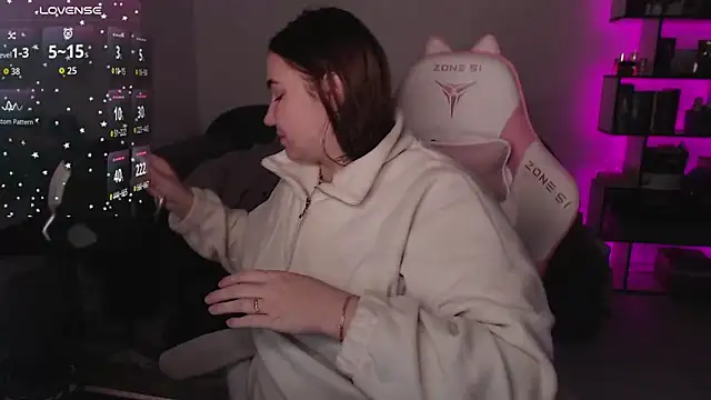 Snapshot of SexyWitch_666 chatting on 11.13.25 SexyWitch 666 online show from 11.13.25