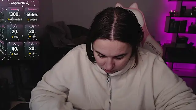 Snapshot of SexyWitch_666 chatting on 11.18.25 SexyWitch 666 online show from 11.18.25