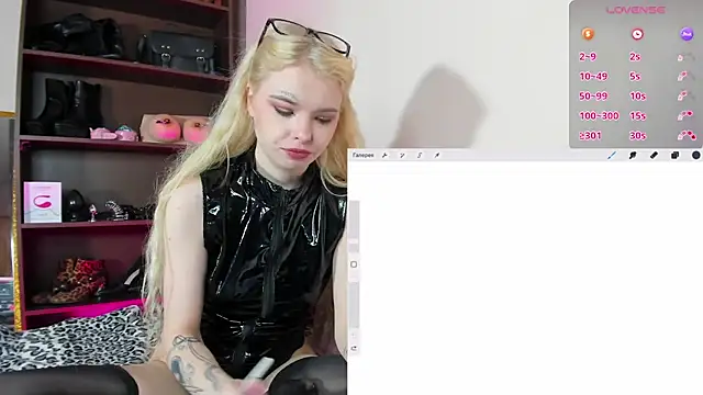 MisssLola online show from 02.27.25