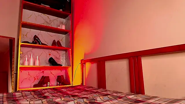 MisssLola online show from 12.16.25