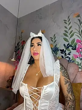 Snapshot of kiim_taaylor chatting on 10.14.25 kiim taaylor online show from 10.14.25