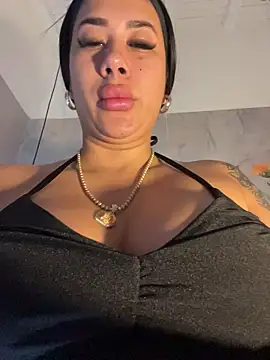 Snapshot of kiim_taaylor chatting on 11.02.25 kiim taaylor online show from 11.02.25