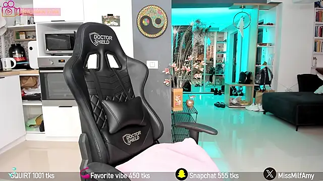 AmySuperHeroes online show from 02.10.25