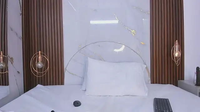 Snapshot of miamiller69 chatting on 01.13.25 miamiller69 online show from 01.13.25