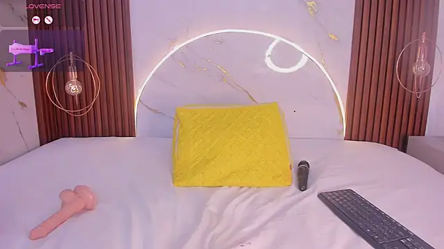 Snapshot of miamiller69 chatting on 03.16.25 miamiller69 online show from 03.16.25