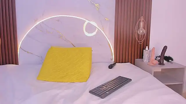 Snapshot of miamiller69 chatting on 03.22.25 miamiller69 online show from 03.22.25