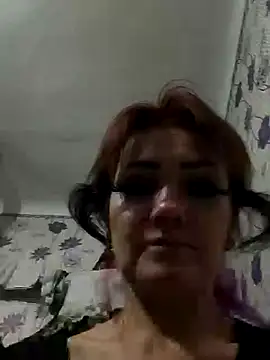 Snapshot of SweetLeila40 chatting on 12.24.24 SweetLeila40 online show from 12.24.24