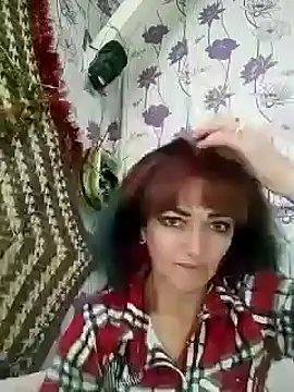 Snapshot of SweetLeila40 chatting on 12.27.24 SweetLeila40 online show from 12.27.24