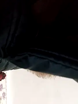 Snapshot of SweetLeila40 chatting on 01.01.25 SweetLeila40 online show from 01.01.25