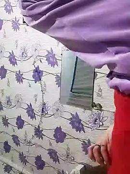 Snapshot of SweetLeila40 chatting on 01.06.25 SweetLeila40 online show from 01.06.25