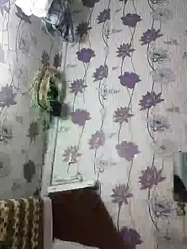 Snapshot of SweetLeila40 chatting on 01.18.25 SweetLeila40 online show from 01.18.25