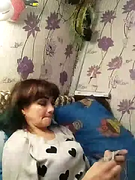 Snapshot of SweetLeila40 chatting on 01.21.25 SweetLeila40 online show from 01.21.25