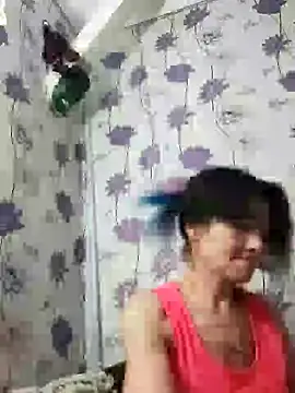 Snapshot of SweetLeila40 chatting on 02.11.25 SweetLeila40 online show from 02.11.25