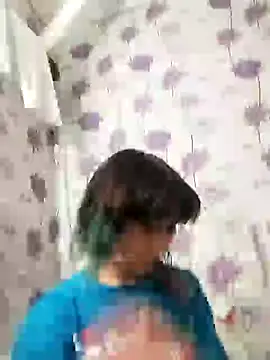 Snapshot of SweetLeila40 chatting on 02.15.25 SweetLeila40 online show from 02.15.25