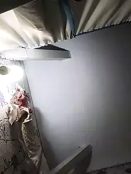 Snapshot of SweetLeila40 chatting on 02.16.25 SweetLeila40 online show from 02.16.25