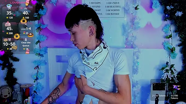 Snapshot of juniior_2311_ chatting on 01.25.25 juniior 2311 online show from 01.25.25