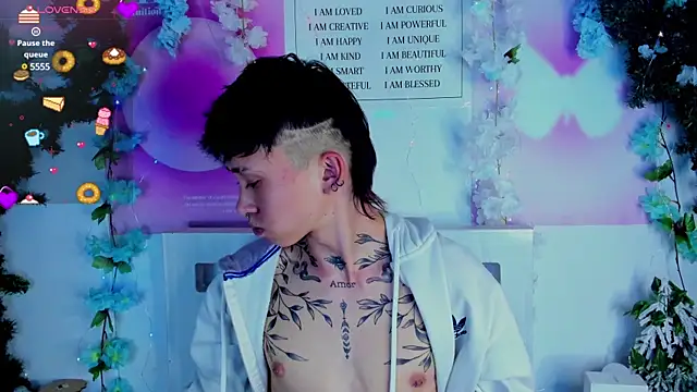 Snapshot of juniior_2311_ chatting on 01.29.25 juniior 2311 online show from 01.29.25