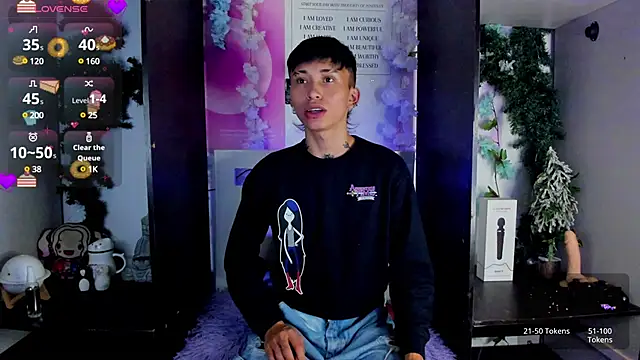 Snapshot of juniior_2311_ chatting on 02.06.25 juniior 2311 online show from 02.06.25