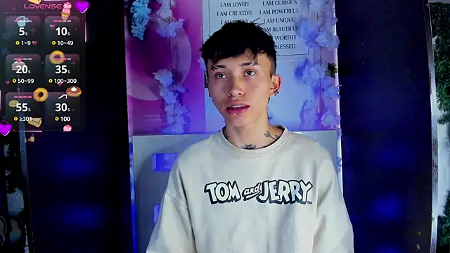 Snapshot of juniior_2311_ chatting on 02.10.25 juniior 2311 online show from 02.10.25