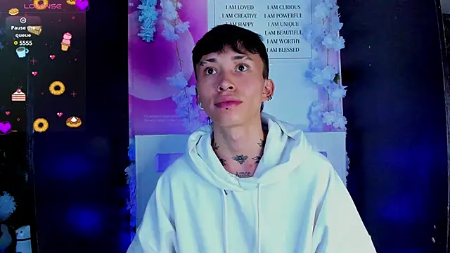 Snapshot of juniior_2311_ chatting on 02.15.25 juniior 2311 online show from 02.15.25