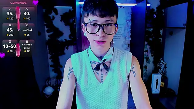 Snapshot of juniior_2311_ chatting on 02.19.25 juniior 2311 online show from 02.19.25