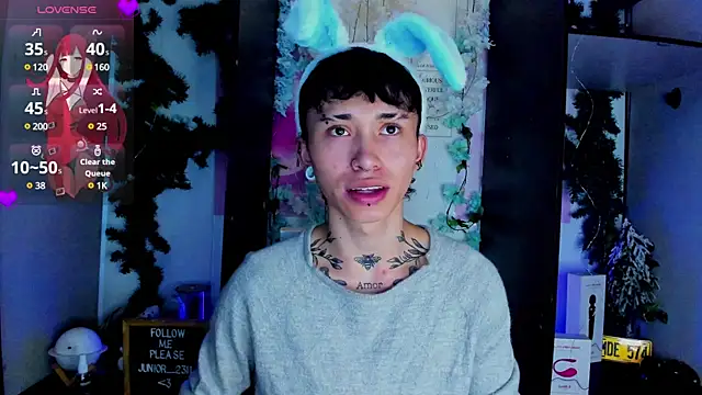 Snapshot of juniior_2311_ chatting on 02.27.25 juniior 2311 online show from 02.27.25