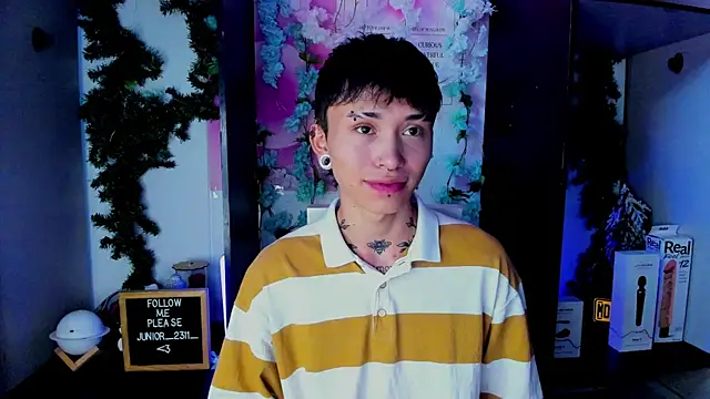 Snapshot of juniior_2311_ chatting on 03.01.25 juniior 2311 online show from 03.01.25