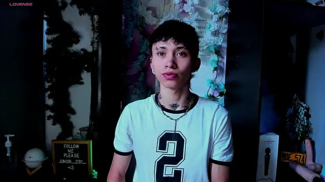 Snapshot of juniior_2311_ chatting on 03.05.25 juniior 2311 online show from 03.05.25