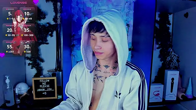 Snapshot of juniior_2311_ chatting on 03.08.25 juniior 2311 online show from 03.08.25