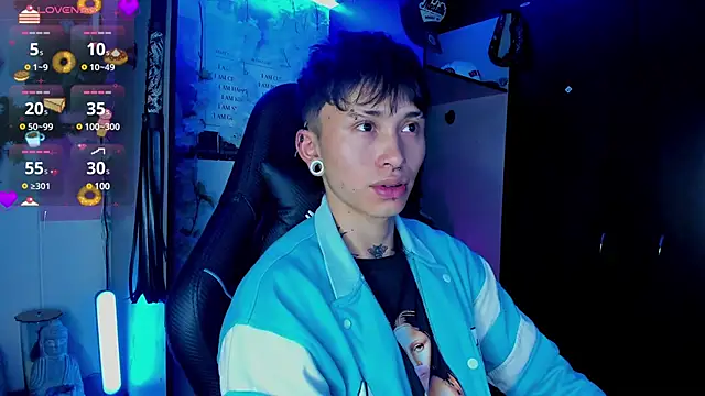 Snapshot of juniior_2311_ chatting on 03.17.25 juniior 2311 online show from 03.17.25