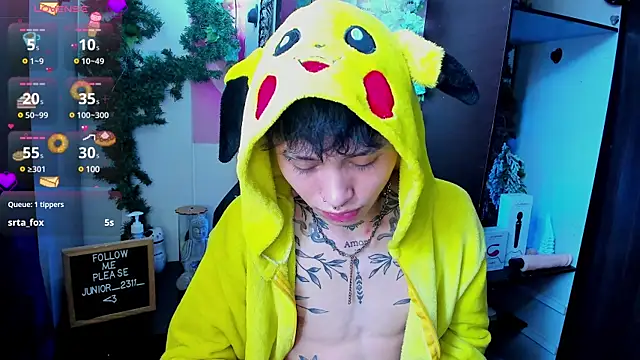 Snapshot of juniior_2311_ chatting on 03.20.25 juniior 2311 online show from 03.20.25