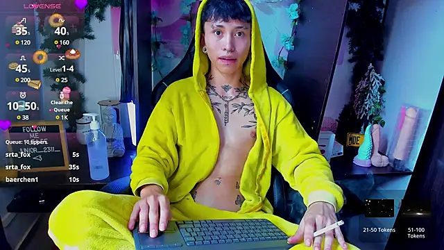 Snapshot of juniior_2311_ chatting on 03.20.25 juniior 2311 online show from 03.20.25