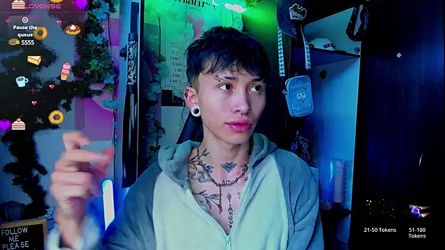 Snapshot of juniior_2311_ chatting on 03.21.25 juniior 2311 online show from 03.21.25